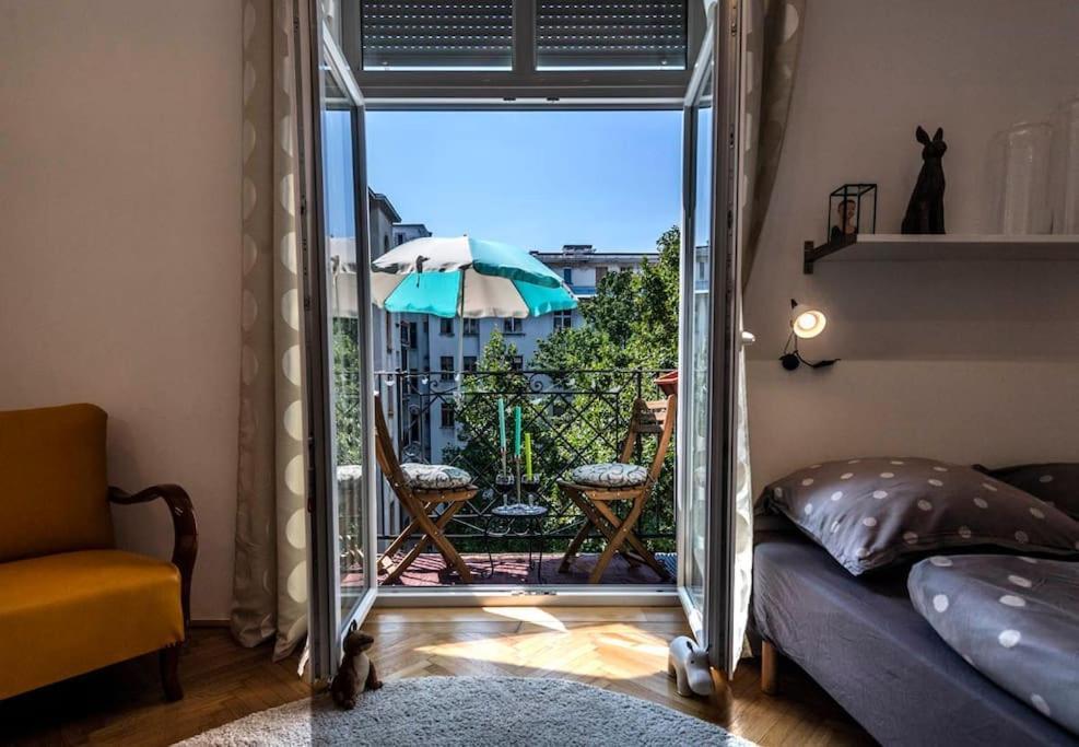 Gorgeous Flat Right Near The City Center Budapest Ngoại thất bức ảnh