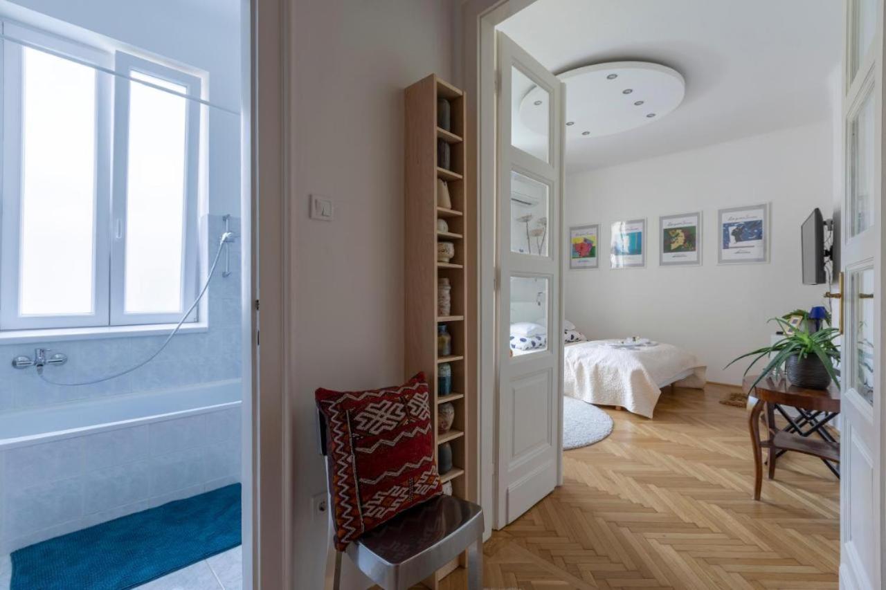 Gorgeous Flat Right Near The City Center Budapest Ngoại thất bức ảnh