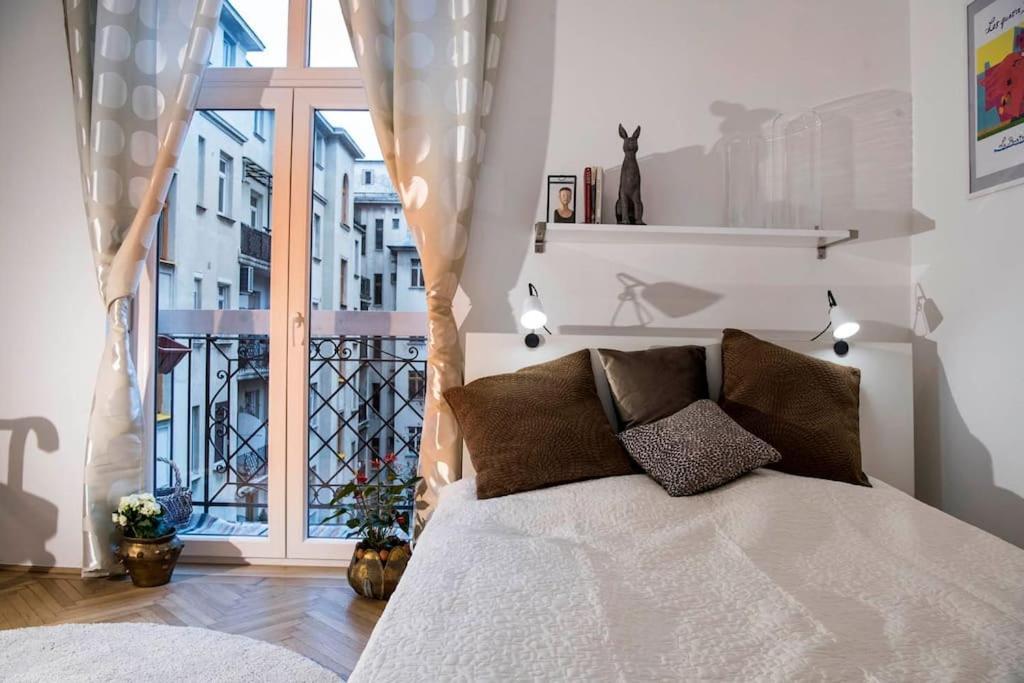 Gorgeous Flat Right Near The City Center Budapest Ngoại thất bức ảnh