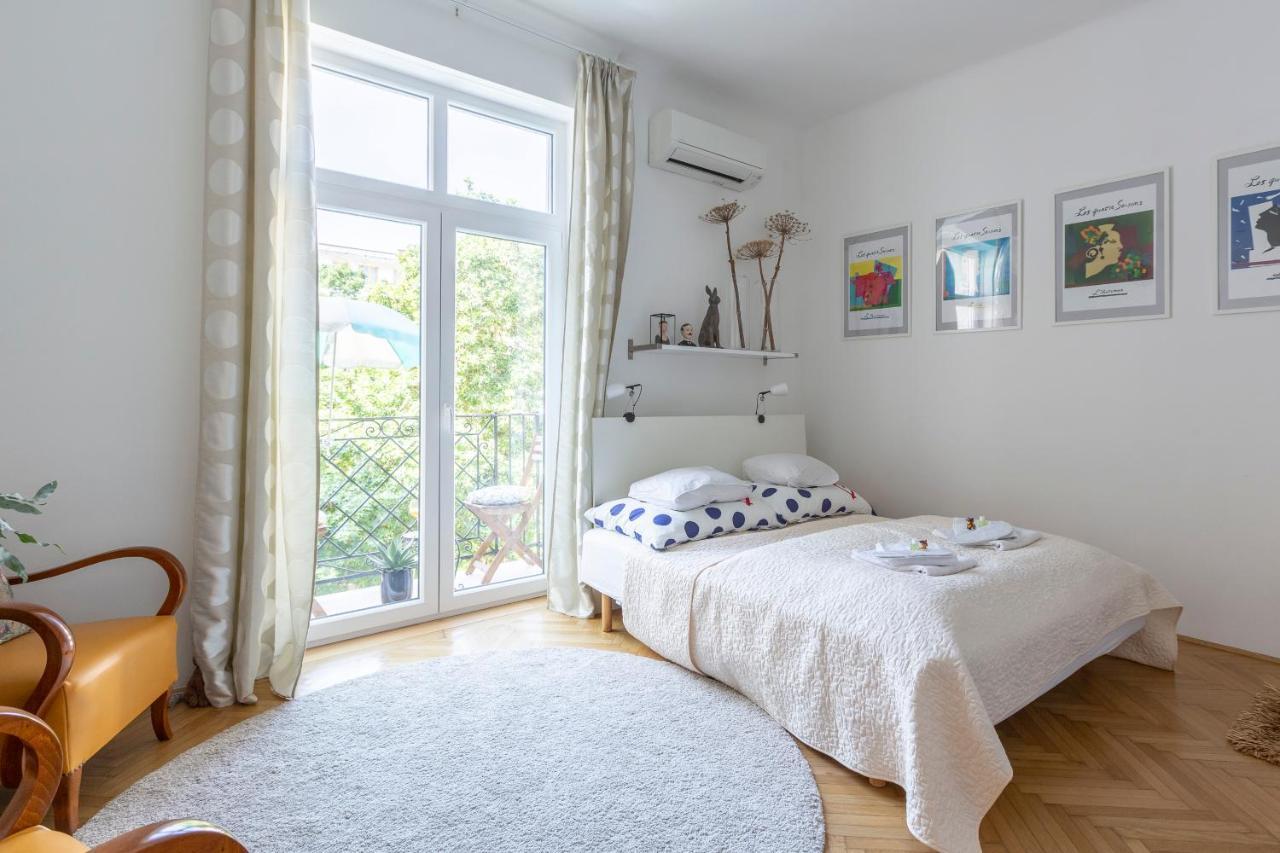 Gorgeous Flat Right Near The City Center Budapest Ngoại thất bức ảnh
