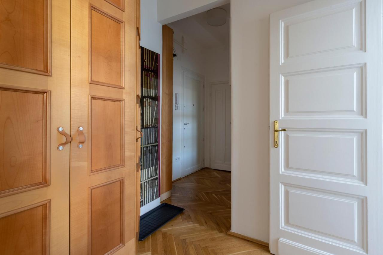 Gorgeous Flat Right Near The City Center Budapest Ngoại thất bức ảnh