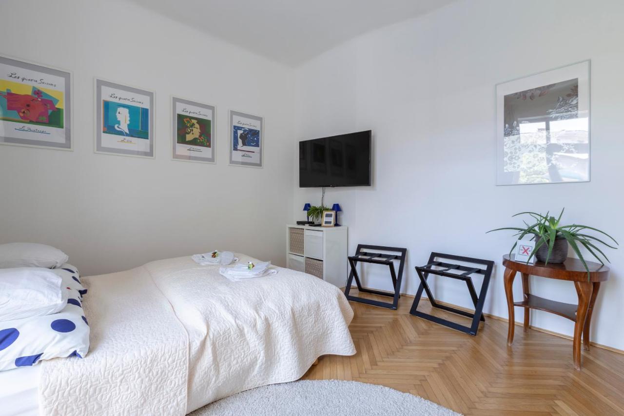 Gorgeous Flat Right Near The City Center Budapest Ngoại thất bức ảnh