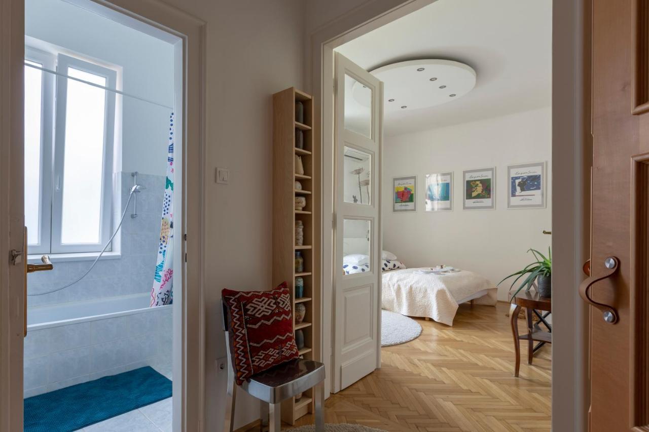 Gorgeous Flat Right Near The City Center Budapest Ngoại thất bức ảnh